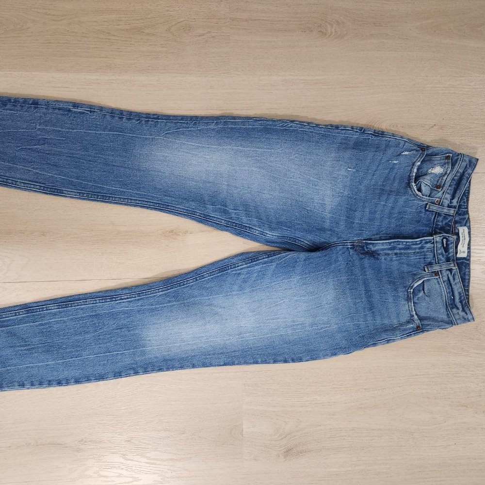 Abercrombie & Fitch high rise mom jeans